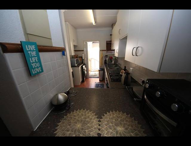 2 BEDROOM PROPERTY TO RENT IN SUNNINGHILL